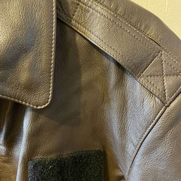 Sporty’s Pilot Leather Bomber - Picture 7 of 11